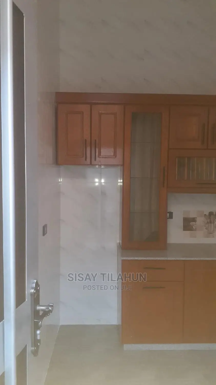 3bdrm House in East Shewa for sale