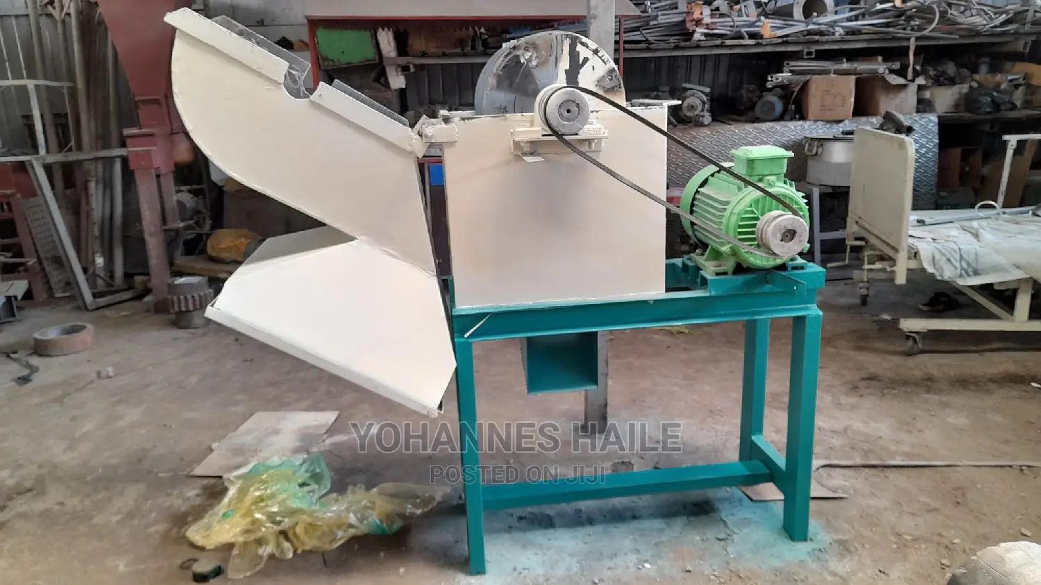Animal Feed Mixer and Hammer Mill/ የመኖ ማቀናበሪያ ማሽን