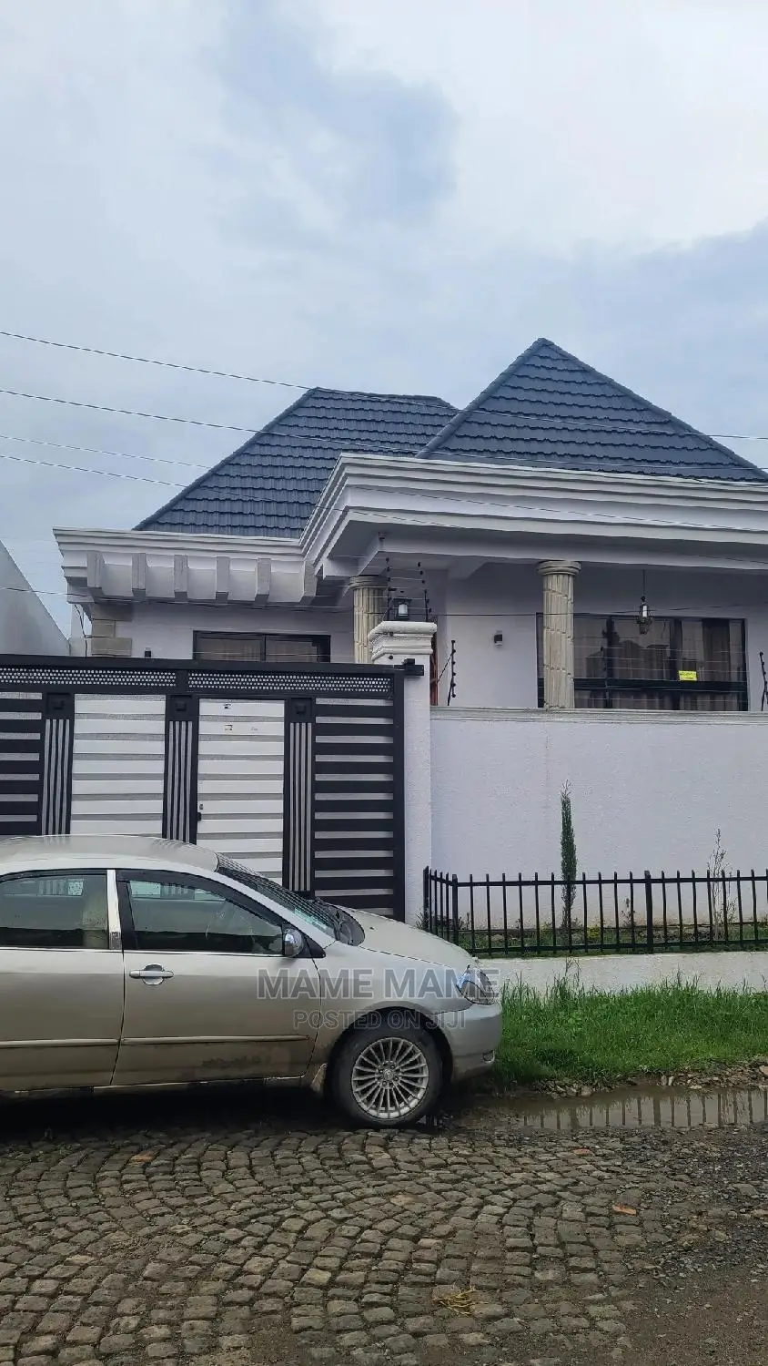 3bdrm Villa in Addis Abeba, Bole for sale