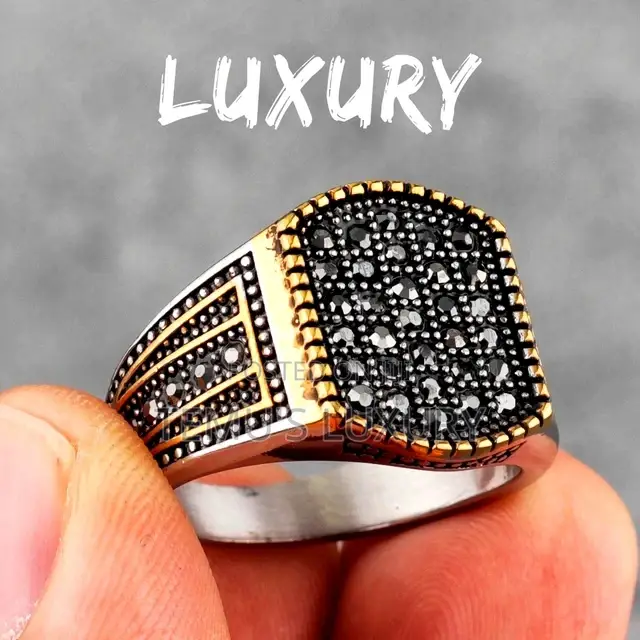 Luxury Golden Black Ring
