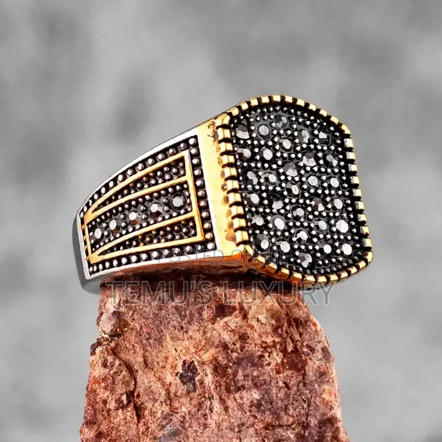 Luxury Golden Black Ring