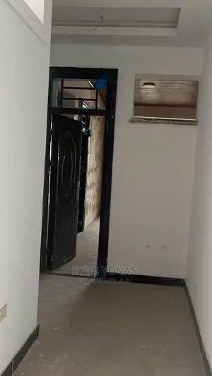 4bdrm Apartment in Yeka for sale