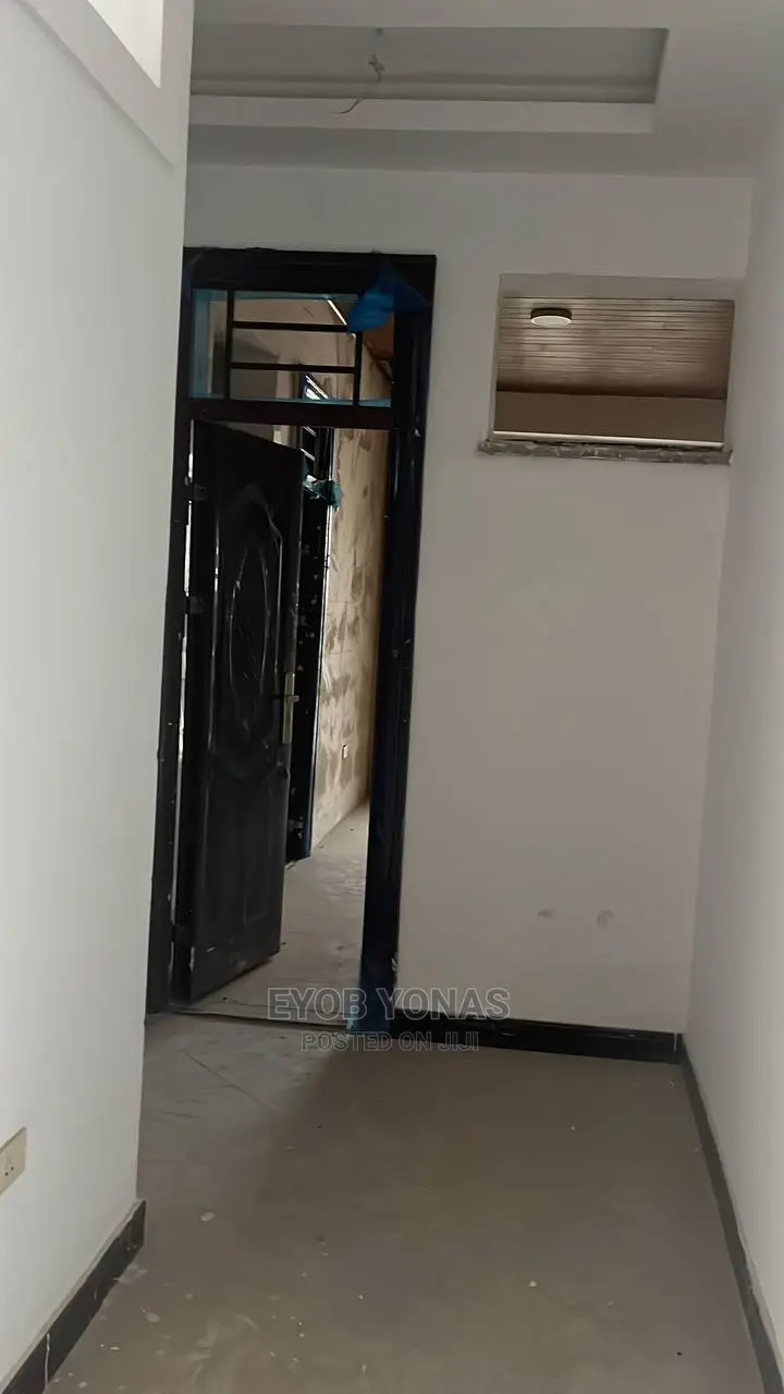 4bdrm Apartment in Yeka for sale