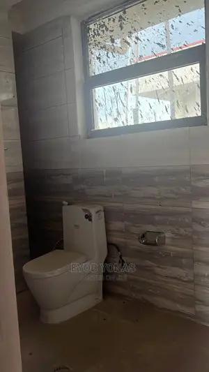 4bdrm Apartment in Yeka for sale