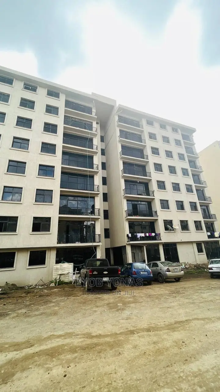 4bdrm Apartment in Yeka for sale