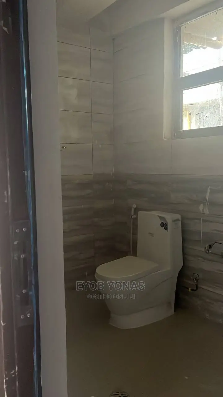 4bdrm Apartment in Yeka for sale