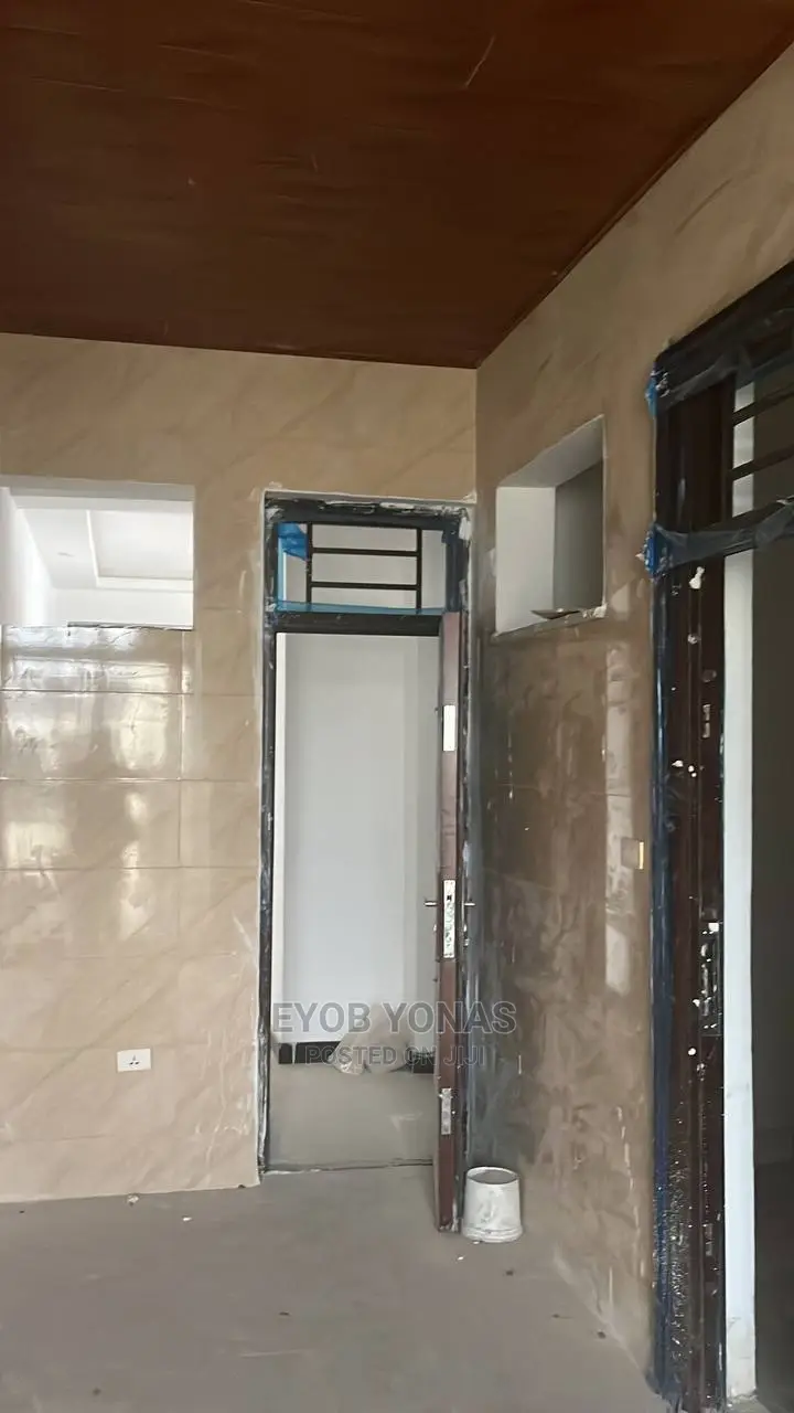 4bdrm Apartment in Yeka for sale