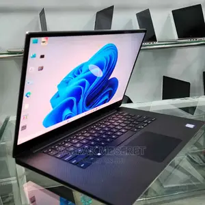 New Laptop Dell XPS 15 16GB Intel Core I9 SSD 512GB