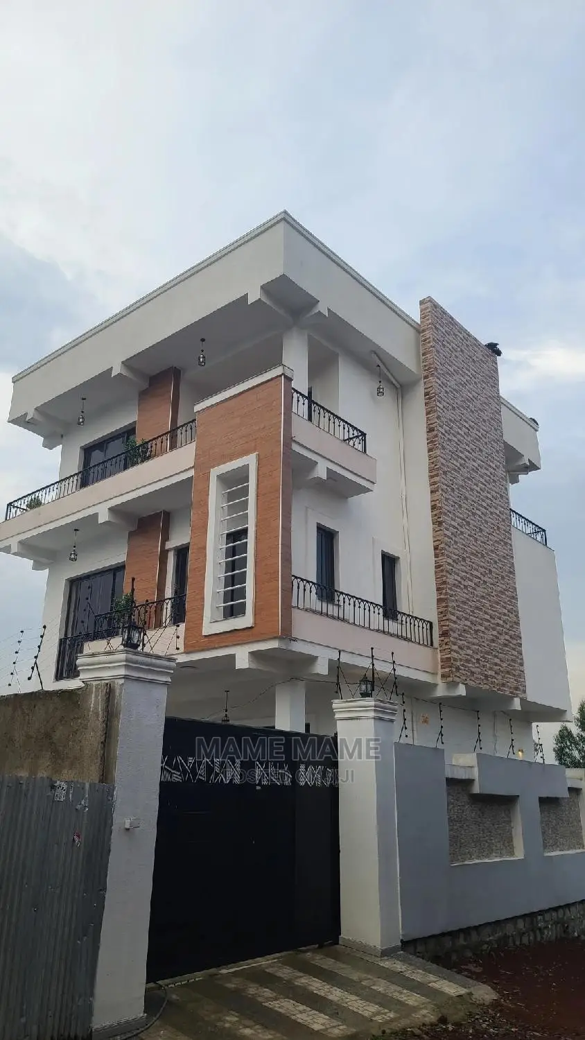 5bdrm House in Addis Abeba, Bole for sale