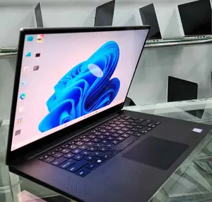 New Laptop Dell Precision 15 3520 32GB Intel Core I9 SSD 512GB