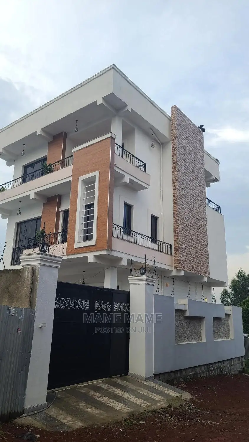 5bdrm House in Addis Abeba, Bole for sale