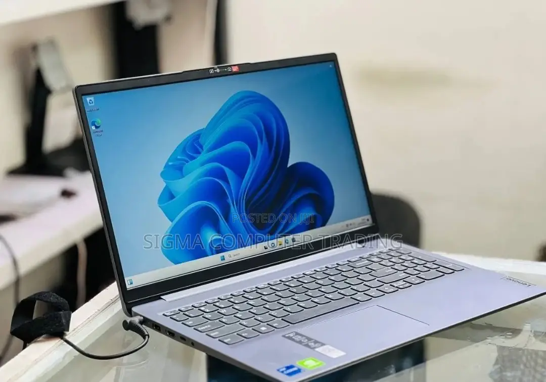 New Laptop Lenovo Ideapad 3 16GB Intel Core I7 SSD 1T