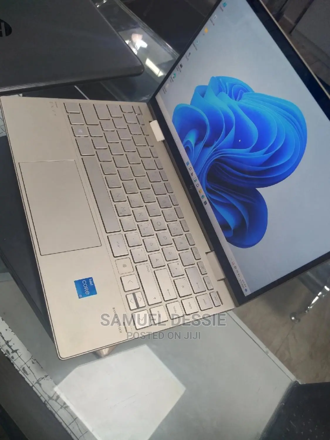 New Laptop HP Envy X360 8GB Intel Core I5 SSD 512GB