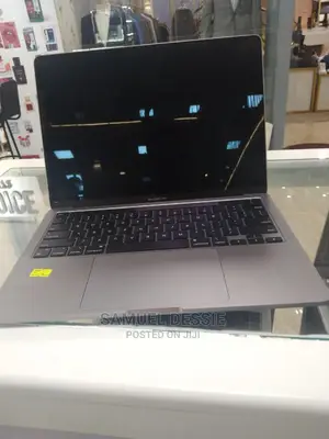 New Laptop Apple MacBook Pro M1 8GB Apple M1 Pro SSD 256GB