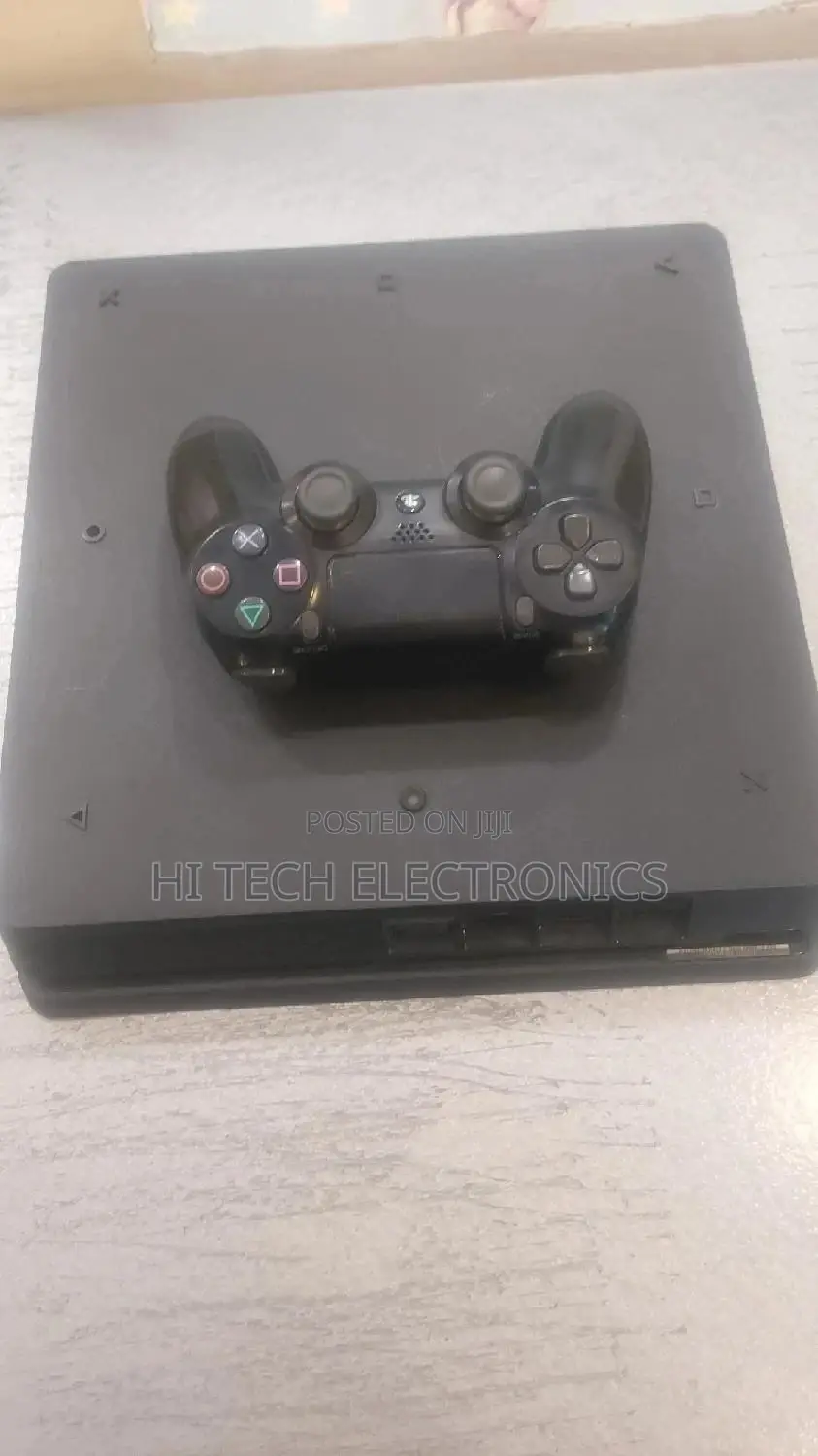 Sony PS4 Slim