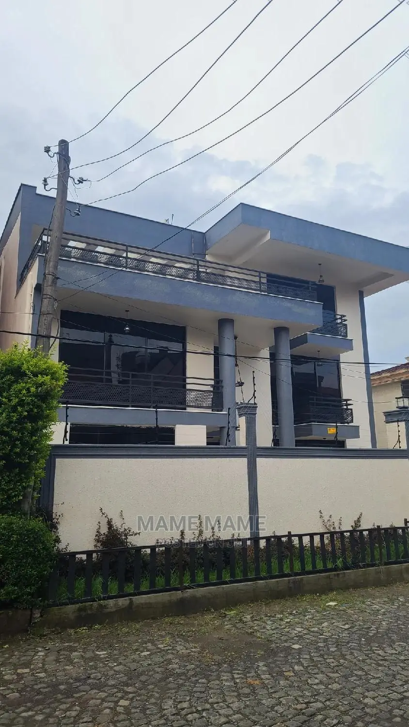 5bdrm House in Addis Abeba, Bole for sale
