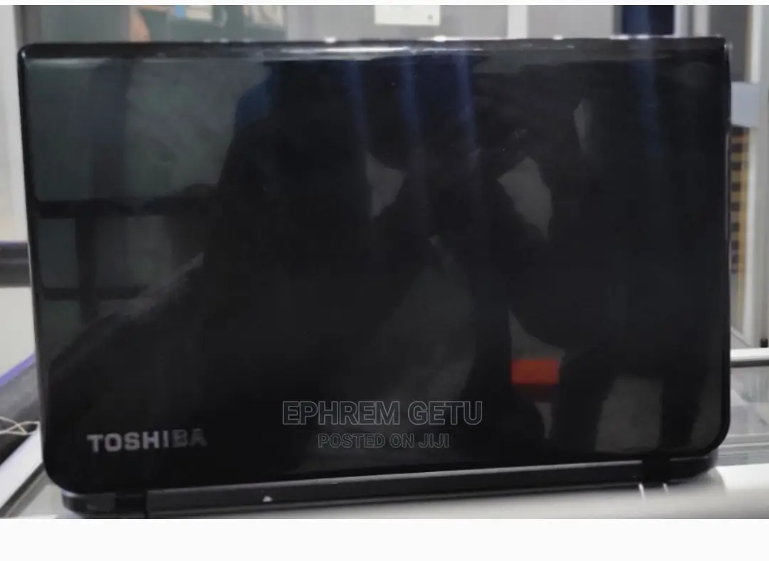 New Laptop Toshiba Satellite C850 8GB Intel Core I7 SSD 256GB