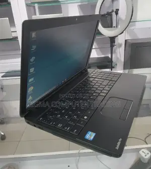 Photo - Laptop Toshiba Satellite C55 4GB Intel Core I3 HDD 500GB