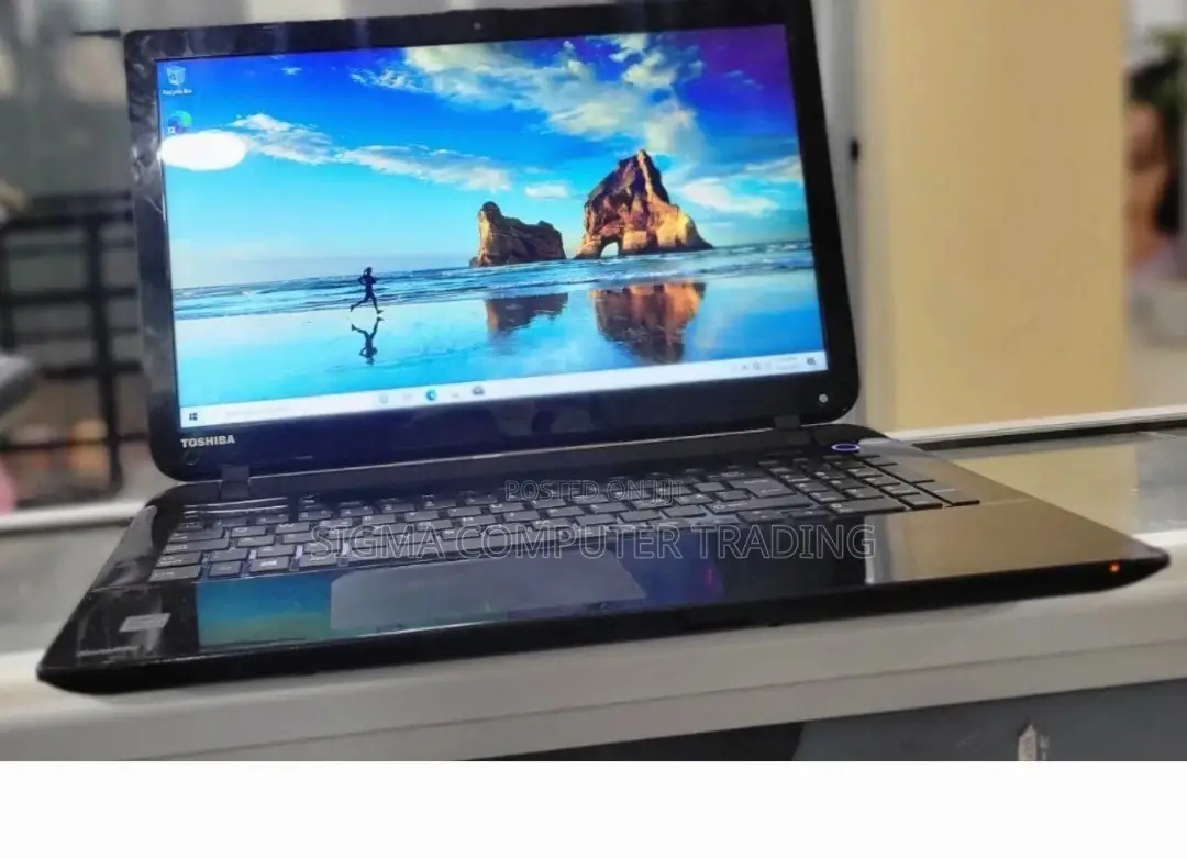 New Laptop Toshiba Satellite C55 8GB Intel Core I7 SSD 256GB