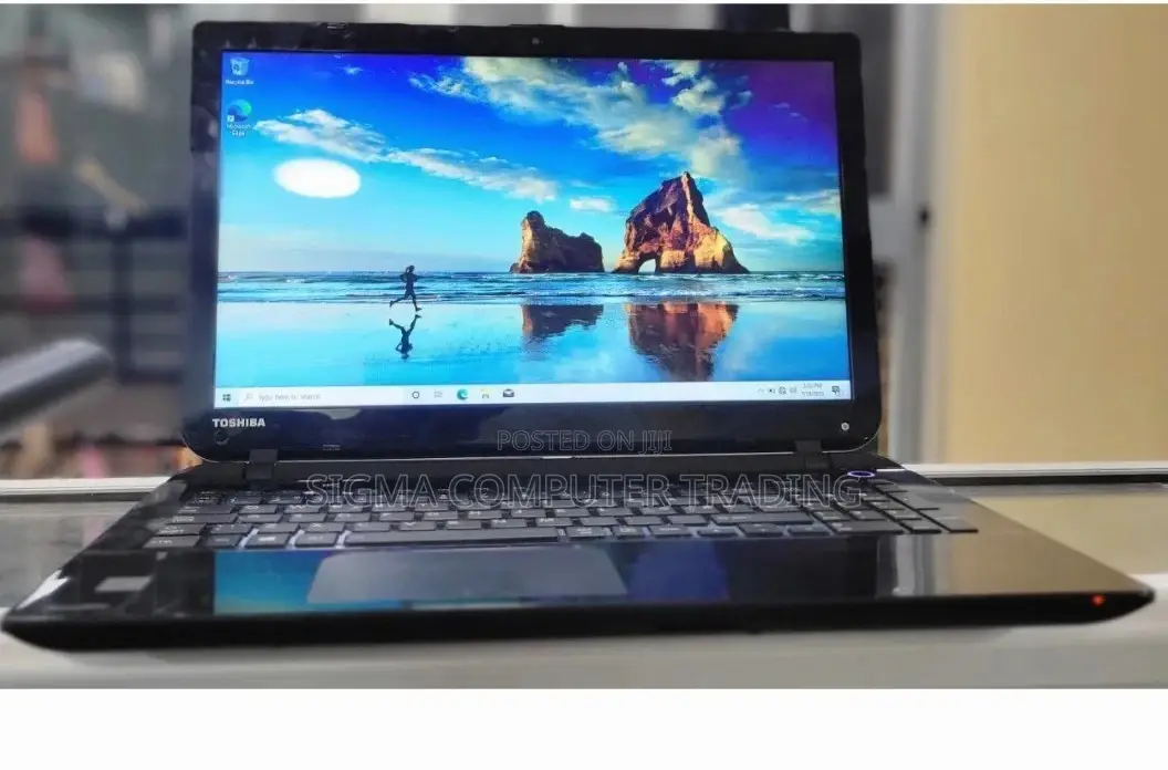 New Laptop Toshiba Satellite C55 8GB Intel Core I7 SSD 256GB