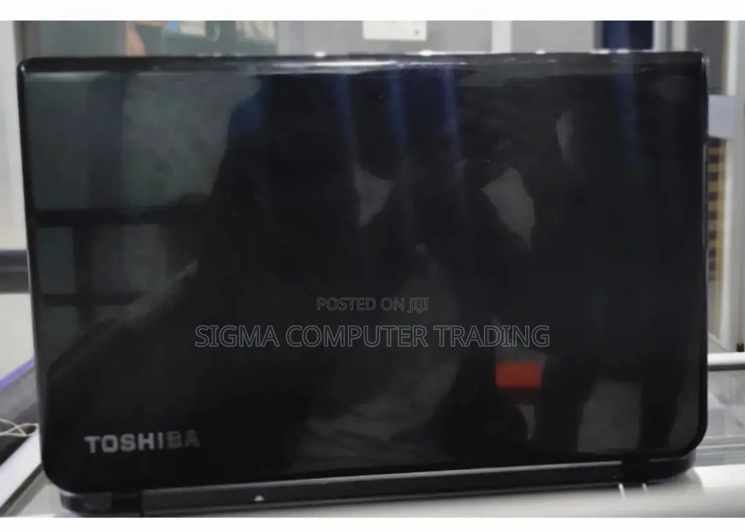 New Laptop Toshiba Satellite C55 8GB Intel Core I7 SSD 256GB