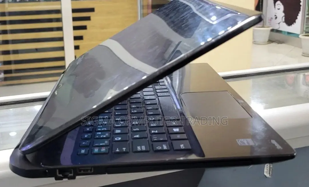 New Laptop Toshiba Satellite C55 8GB Intel Core I7 SSD 256GB