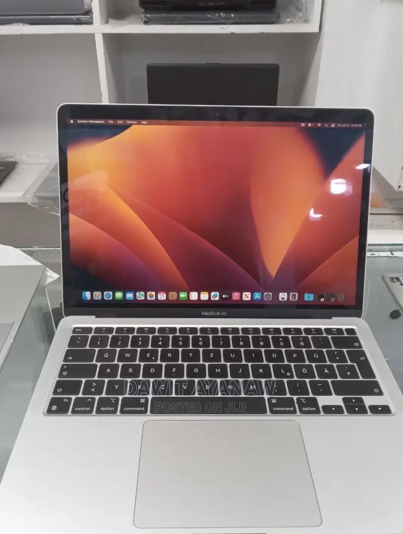 New Laptop Apple MacBook Air 2020 M1 8GB Apple M1 SSD 256GB