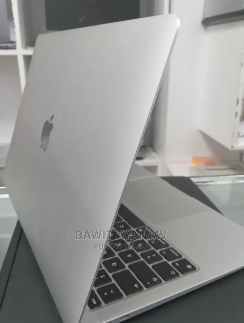 New Laptop Apple MacBook Air 2020 M1 8GB Apple M1 SSD 256GB