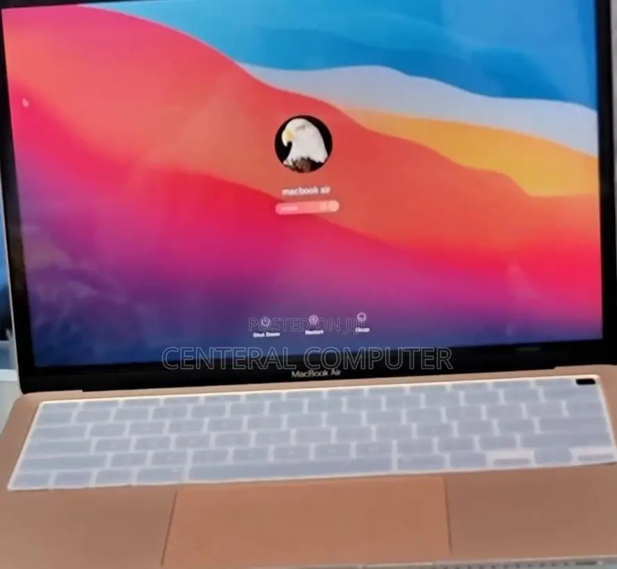 New Laptop Apple MacBook Pro M1 8GB SSD 512GB