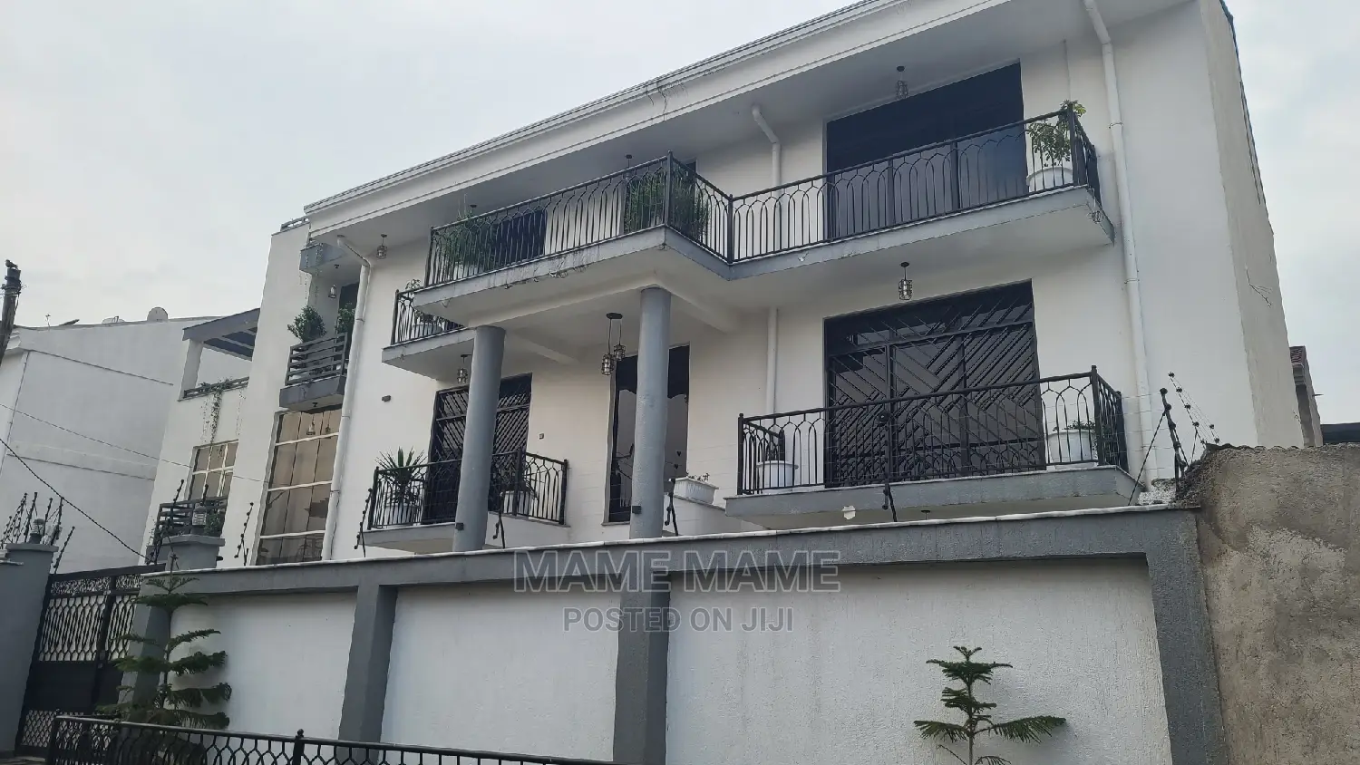 7bdrm House in Addis Abeba, Bole for sale