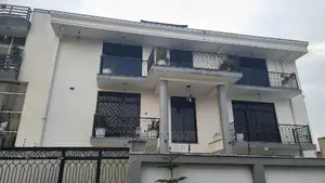 7bdrm House in Addis Abeba, Bole for sale