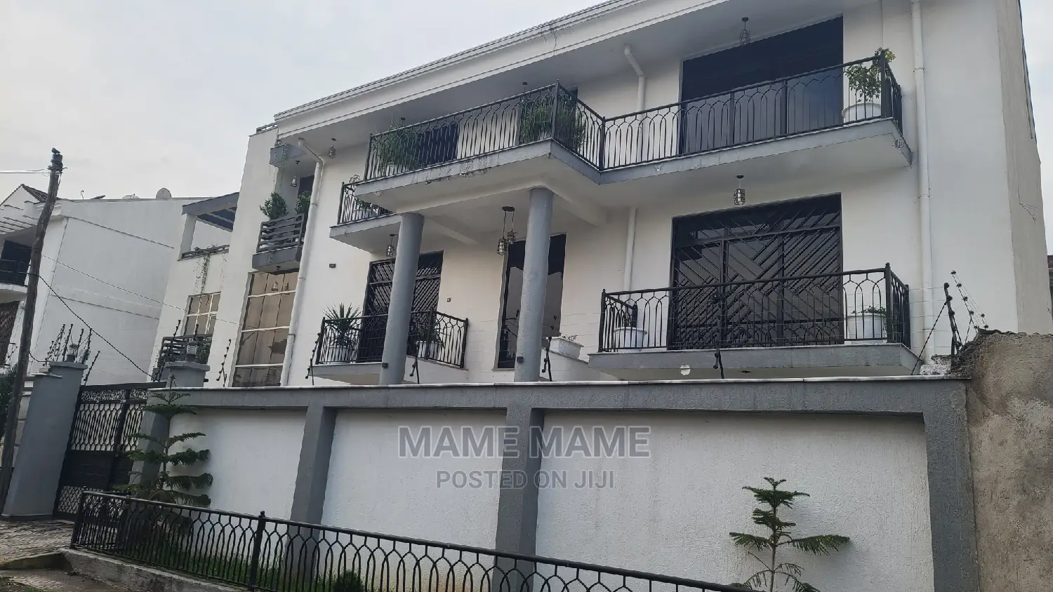 7bdrm House in Addis Abeba, Bole for sale
