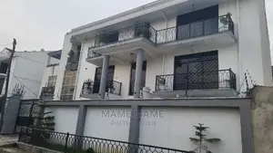 7bdrm House in Addis Abeba, Bole for sale