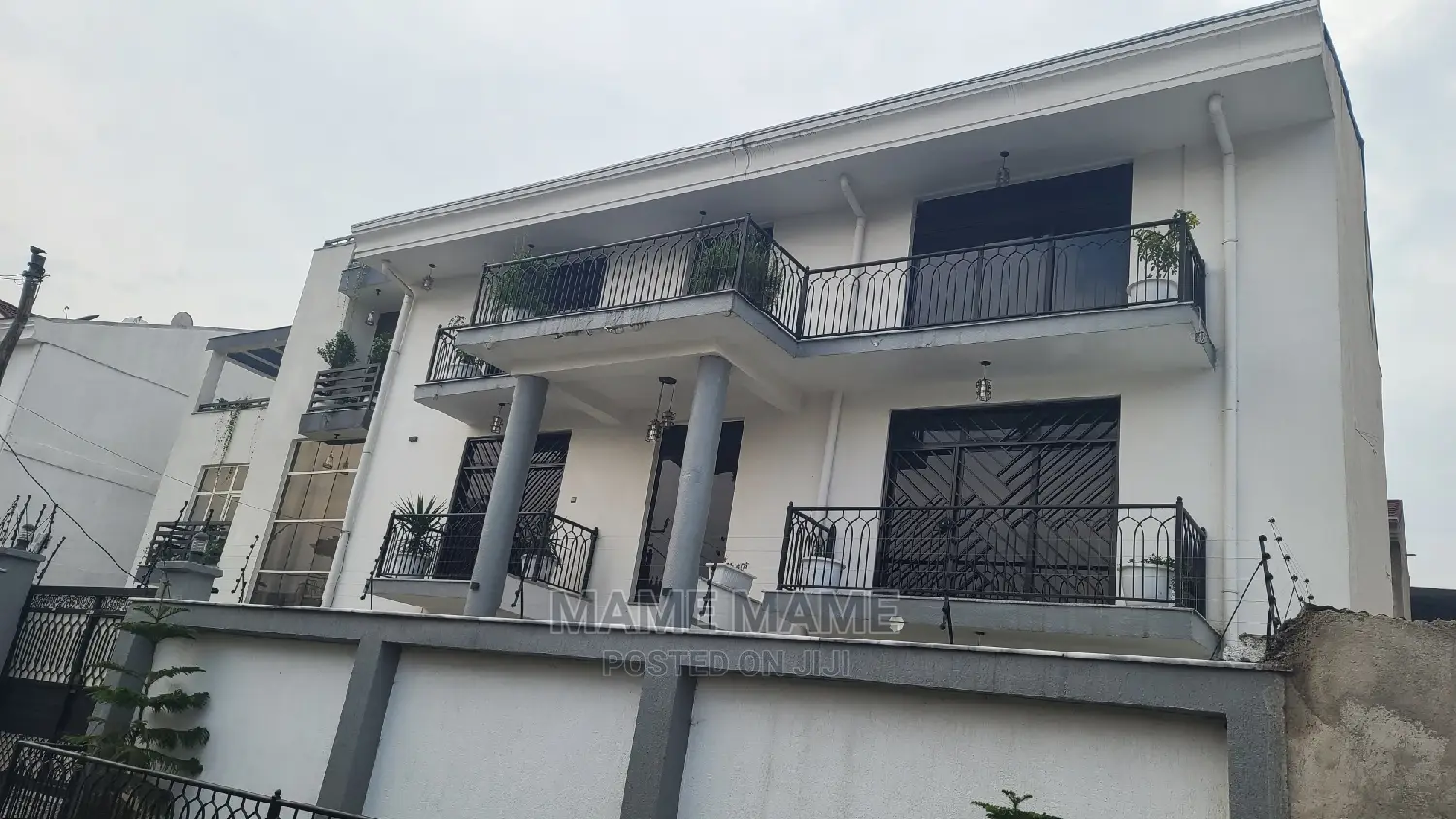 7bdrm House in Addis Abeba, Bole for sale