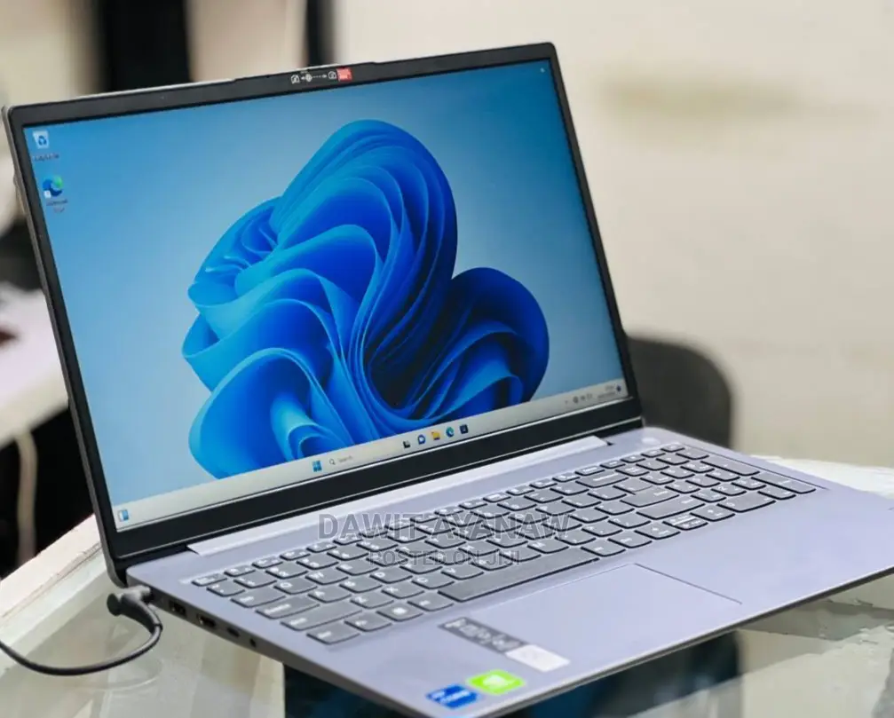 New Laptop Lenovo 16GB Intel Core I7 SSD 1T