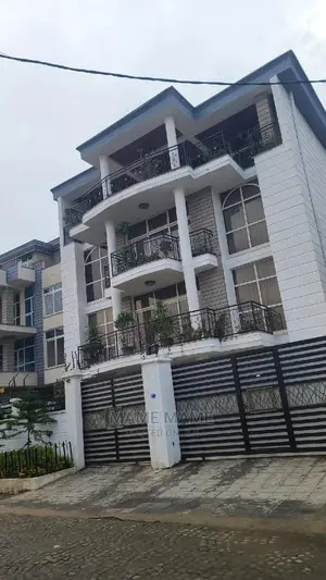 7bdrm House in Addis Abeba, Bole for sale