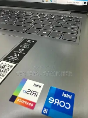 New Laptop Lenovo IdeaPad Y730 8GB Intel Core I5 SSD 512GB