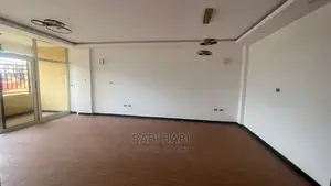 3bdrm Apartment in Semmit, Yeka for sale