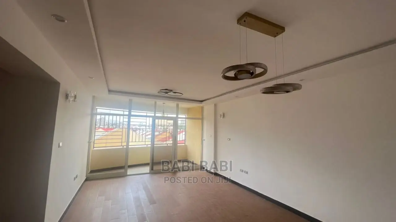 3bdrm Apartment in Semmit, Yeka for sale