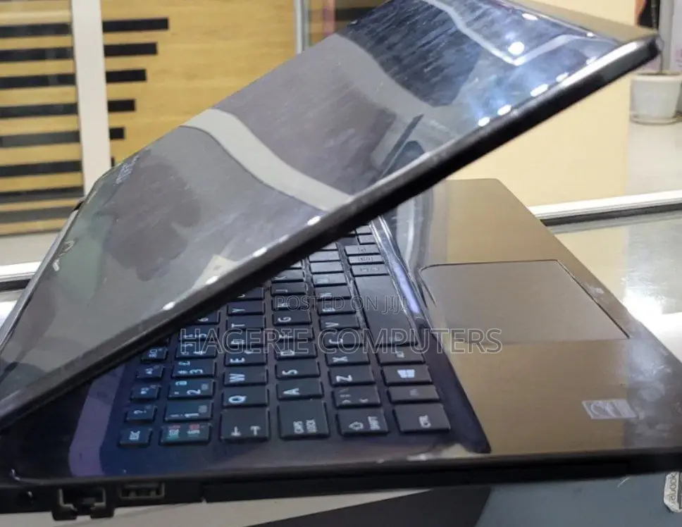 New Laptop Toshiba Satellite C55 8GB Intel Core I7 SSD 256GB