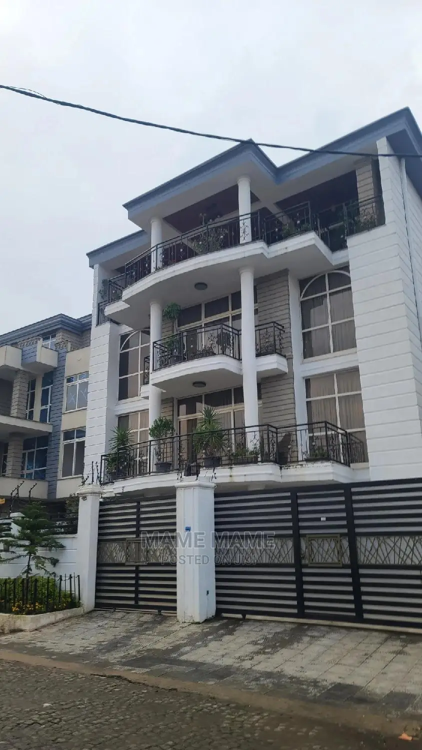 7bdrm House in Addis Abeba, Bole for sale
