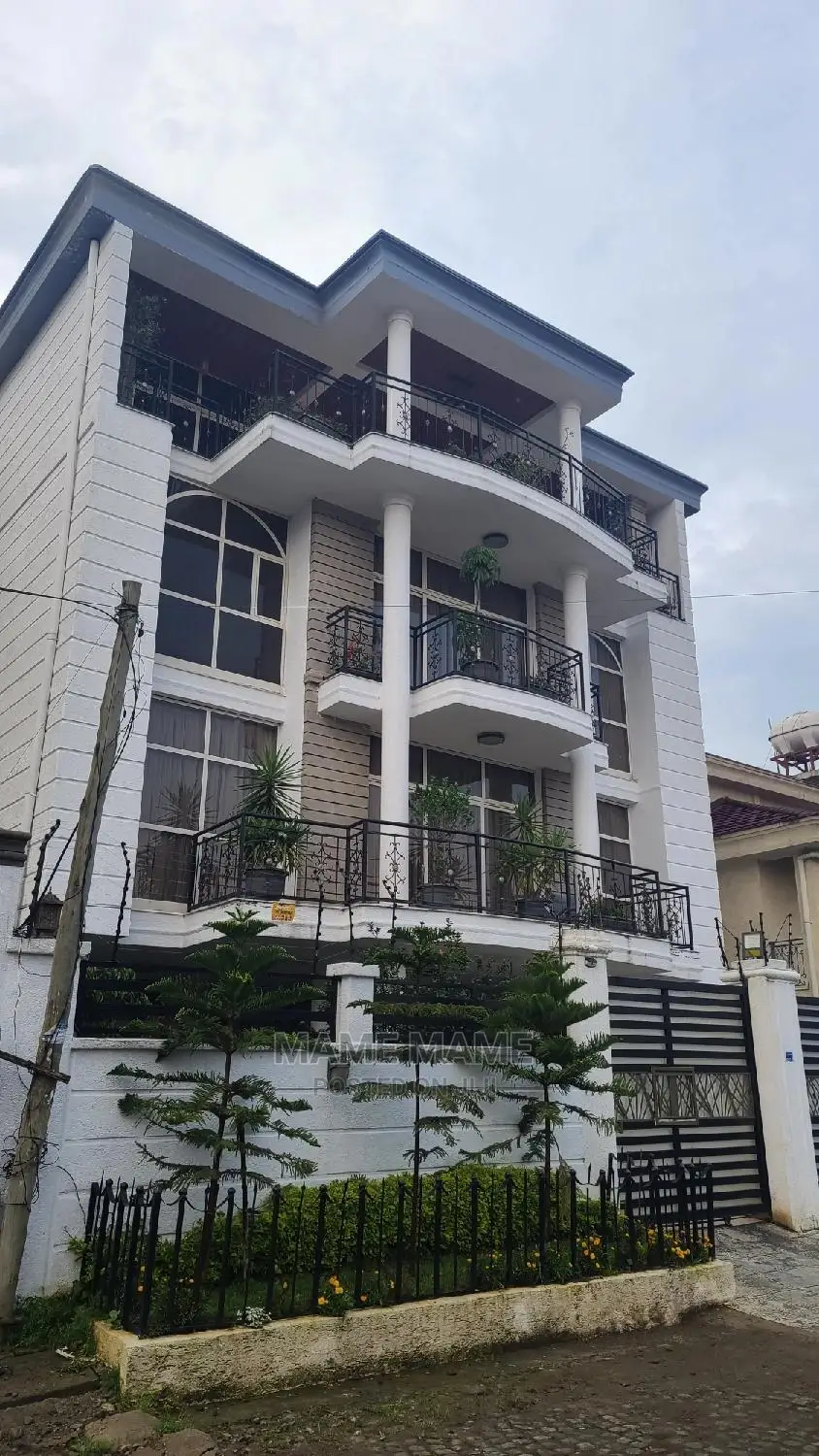 7bdrm House in Addis Abeba, Bole for sale