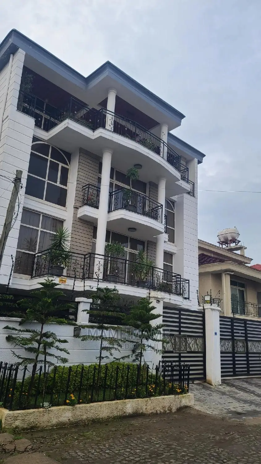 7bdrm House in Addis Abeba, Bole for sale
