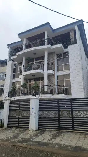 7bdrm House in Addis Abeba, Bole for sale