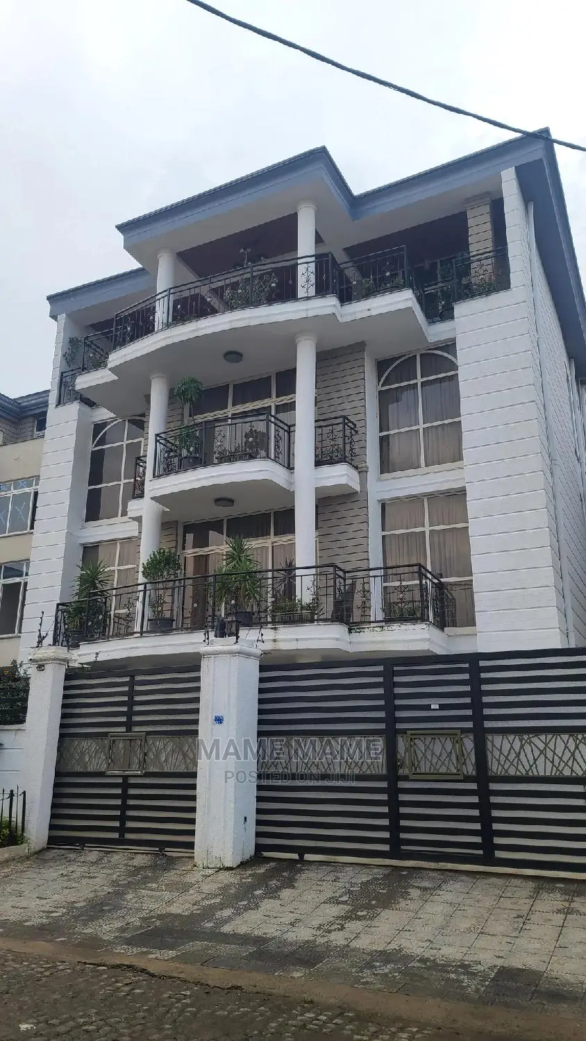 7bdrm House in Addis Abeba, Bole for sale