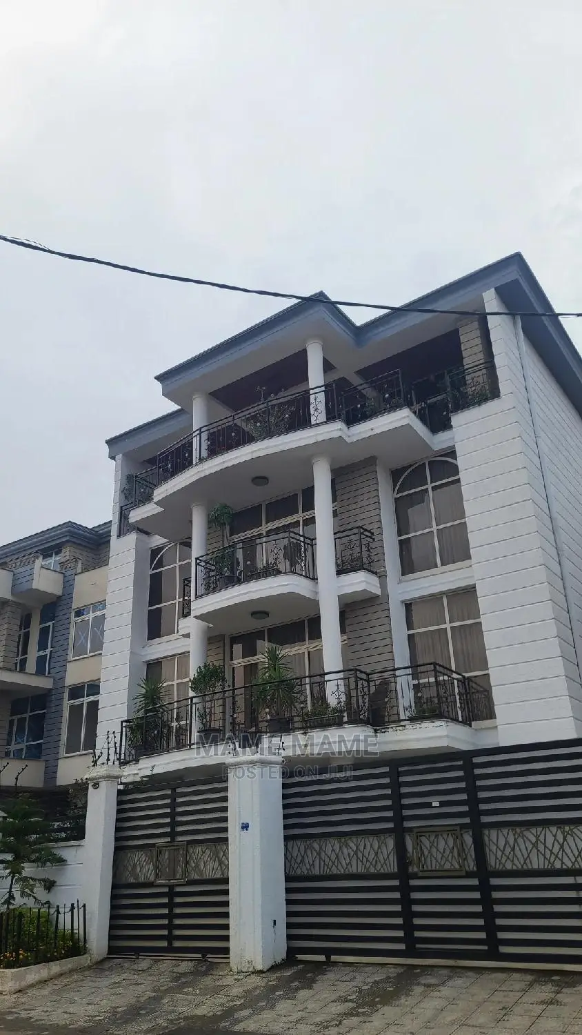7bdrm House in Addis Abeba, Bole for sale