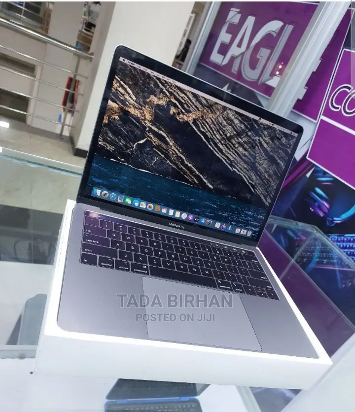 New Laptop Apple MacBook Air 2022 M2 8GB Intel Core I5 SSD 256GB