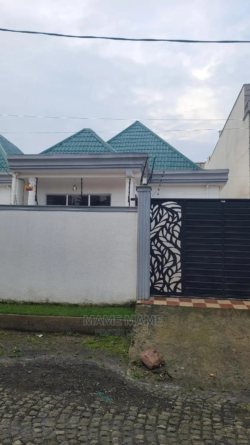 3bdrm Villa in Addis Abeba, Bole for sale