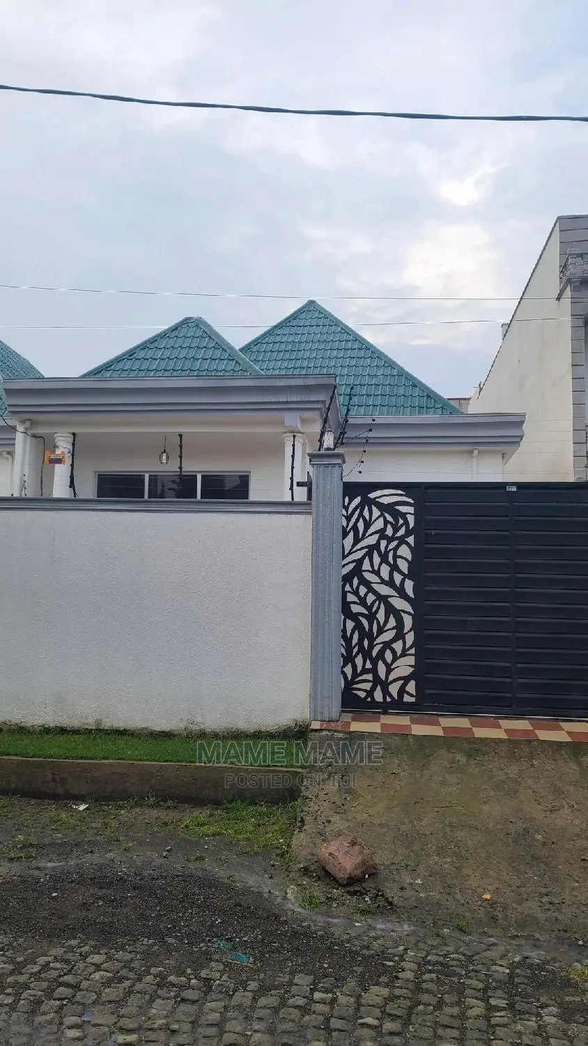 3bdrm Villa in Addis Abeba, Bole for sale