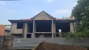 5bdrm House in Addis Abeba, Bole for sale